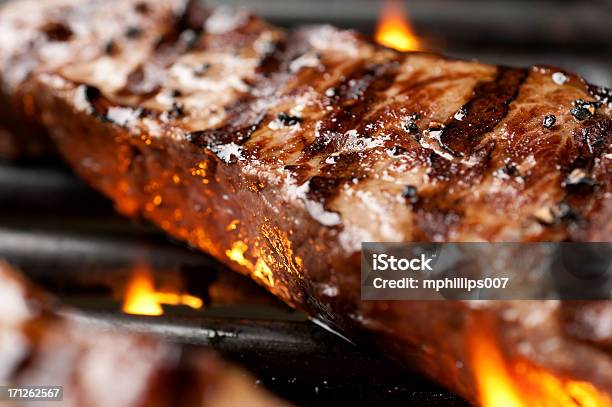 New York Strip Steak Stockfoto und mehr Bilder von Steak - Steak, Fleisch, Gartengrill