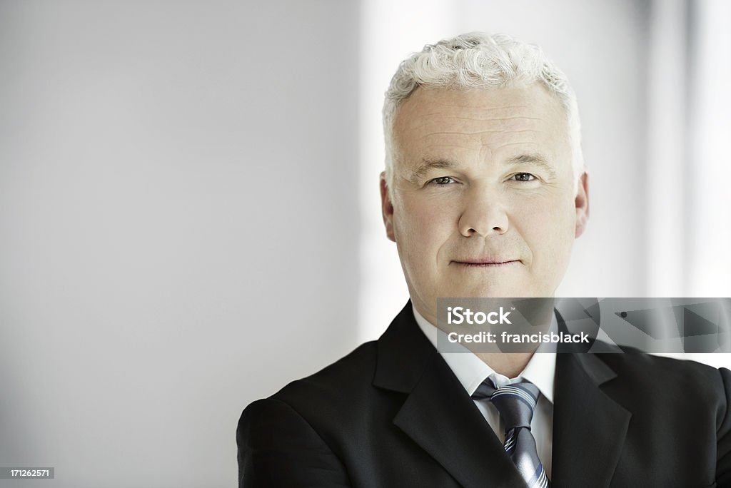 Retrato de um homem de negócios confiante - Foto de stock de 40-49 anos royalty-free