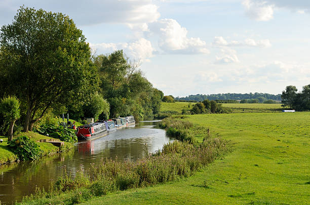 オックスフォード運河 - oxfordshire ストックフォトと画像