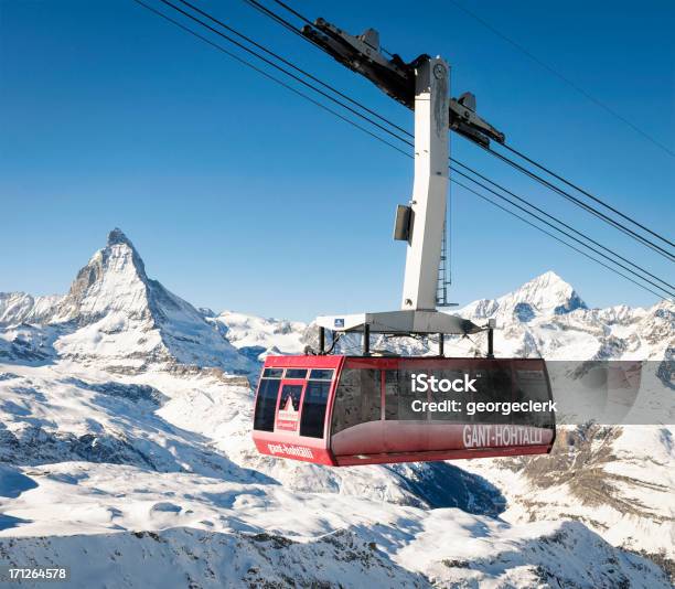 Foto de Zermatt Cable Car e mais fotos de stock de Suíça - Suíça, Ninguém, Teleférico - Meio de Transporte