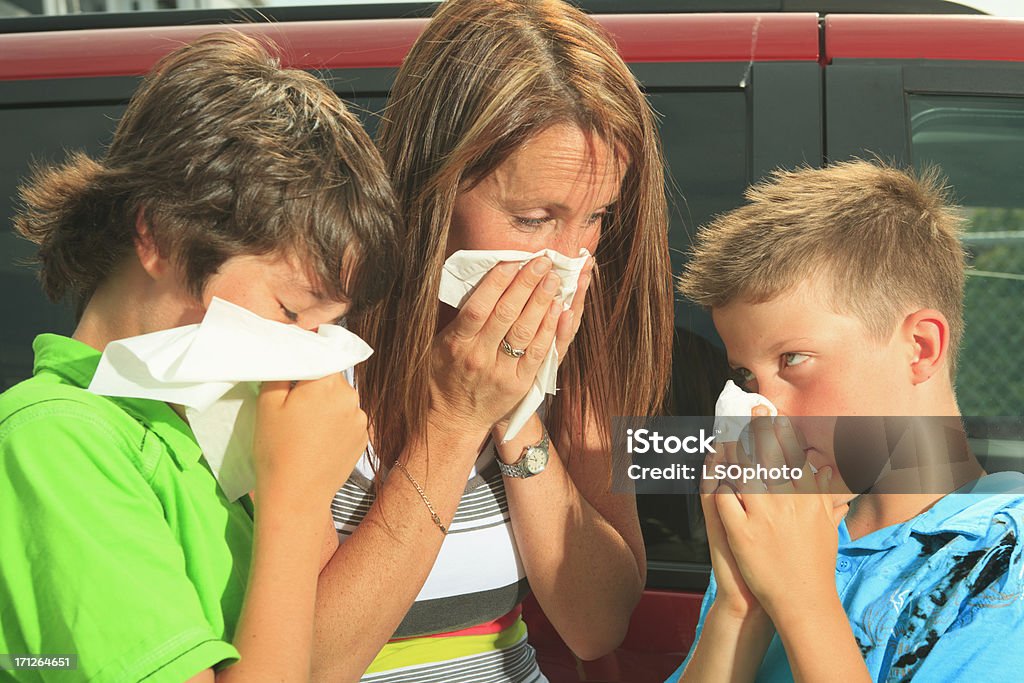 Mère avec enfants-Alergy - Photo de Enfant libre de droits