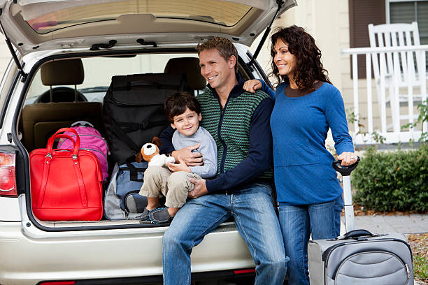 istock Family going on road trip 171265046
