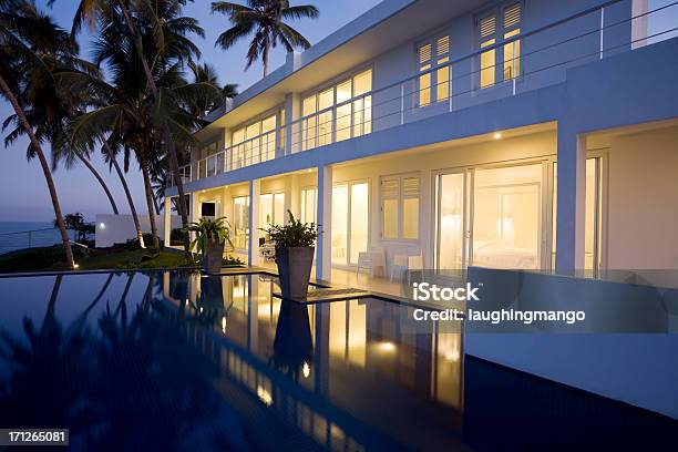 Willa Sri Lanka - zdjęcia stockowe i więcej obrazów Architektura - Architektura, Basen, Basen typu infinity
