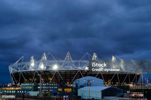 Лондон 2012 Олимпийские Игры В Стадион В Ночное Время — стоковые фотографии и другие картинки Paralympic Games