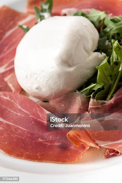 Włoski Parma Prosciutto I Mozzarella Z Bawolego Mleka - zdjęcia stockowe i więcej obrazów Mozzarella