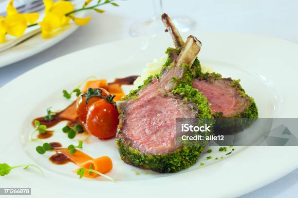 Lammkeule Im Kräutermantel Stockfoto und mehr Bilder von Bratengericht - Bratengericht, Cutlet, Fleisch