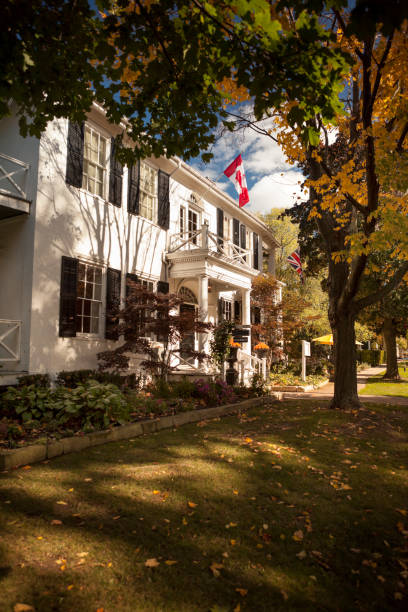 istock Old hotel in Niagara Falls 171267002