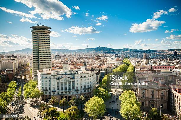 Skyline Ramblas Di Barcellona - Fotografie stock e altre immagini di Barcellona - Spagna - Barcellona - Spagna, Las Ramblas, Ambientazione esterna