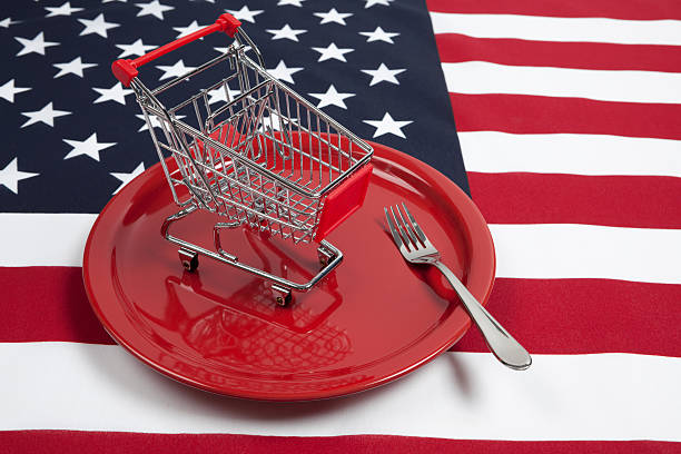 american jantar prato e carrinho de compras - buy usa american culture made in the usa - fotografias e filmes do acervo