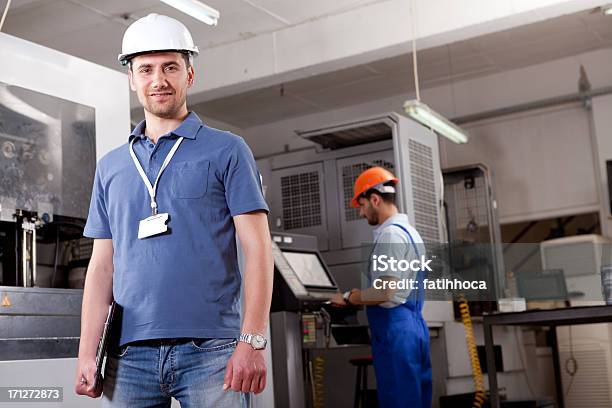 Gerente De Joven Foto de stock y más banco de imágenes de 20-24 años - 20-24 años, Accesorio de cabeza, Adulto