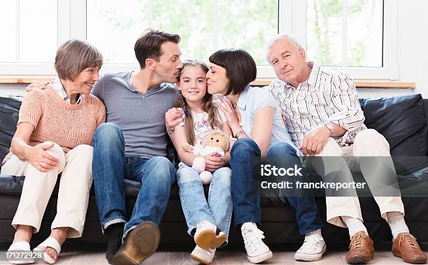 Tre Generazione Famiglia - Fotografie stock e altre immagini di 10-11 anni - 10-11 anni, 30-34 anni, 35-39 anni