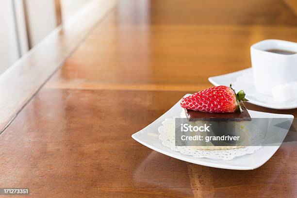 Erdbeerschokoladenkäsekuchen Stockfoto und mehr Bilder von Dessert - Dessert, Erdbeer-Käsekuchen, Erdbeere