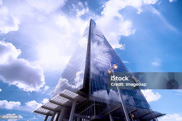 Cidade Vertical - Fotografias de stock e mais imagens de Shard London Bridge - Shard London Bridge, Ao Ar Livre, Apartamento