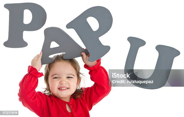 Adorabile Bambina Con Lettere - Fotografie stock e altre immagini di 2-3 anni - 2-3 anni, A mezz'aria, Abbigliamento casual