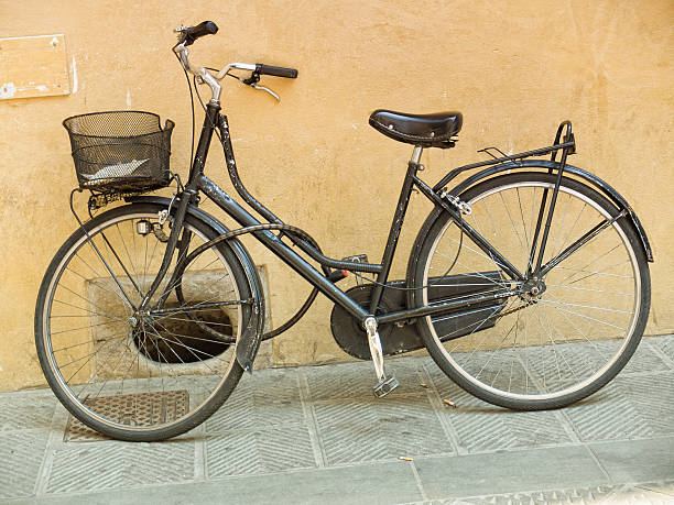 istock Women's bike 171277632