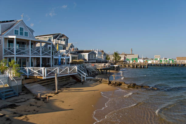 istock Living at the Beach 171278178