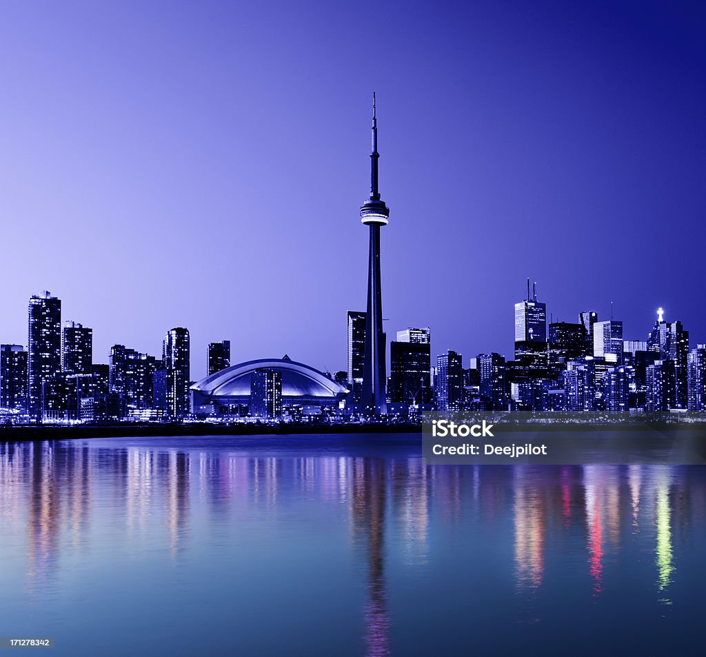 Skyline di Toronto in Canada - Foto stock royalty-free di Alba - Crepuscolo