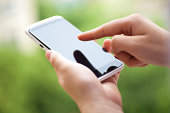 zusammenarbeit-mit-smartphone.jpg?b=1&s=170x170&k=20&c=OvgKjPkFEkvaN4VV9FXx-MDOiQwhVDWhY8mX_TTdp84=