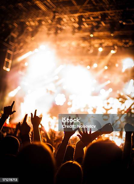 Festa Atmosfera - Fotografias de stock e mais imagens de Adolescente - Adolescente, Adolescência, Ambiente