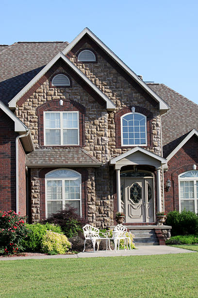 istock American Home-Upscale Traditional House 171278980