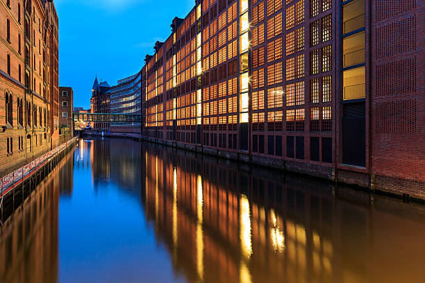 istock Water channels of Hamburg 171279558