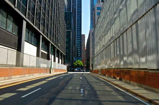 istock Midtown Tunnel Exit Street Scene, Manhattan, New York City 171279801