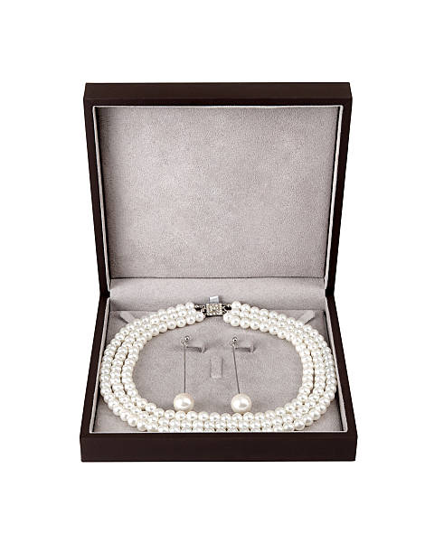 真珠の宝石クリッピングパスの設定 - pearl necklace earring jewelry ストックフォトと画像
