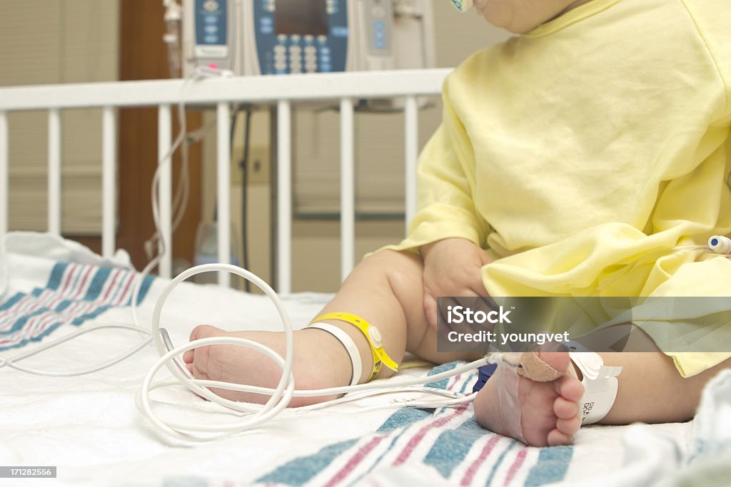 Em Bé Trong Bệnh Viện Truyền Dịch Tĩnh Mạch Hình ảnh Sẵn có - Tải xuống Hình ảnh Ngay bây giờ - Trẻ sơ sinh - Tuổi, Bệnh - Tình trạng sức Em Bé Trong Bệnh Viện Truyền Dịch Tĩnh Mạch Hình Ảnh Sẵn Có - Tải Xuống Hình Ảnh Ngay Bây Giờ - Trẻ Sơ Sinh - Tuổi, Bệnh - Tình Trạng Sức
