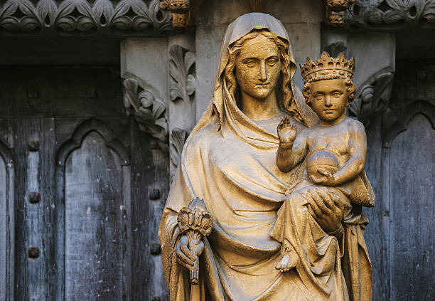 istock Virgin Mary holding Jesus 171282976