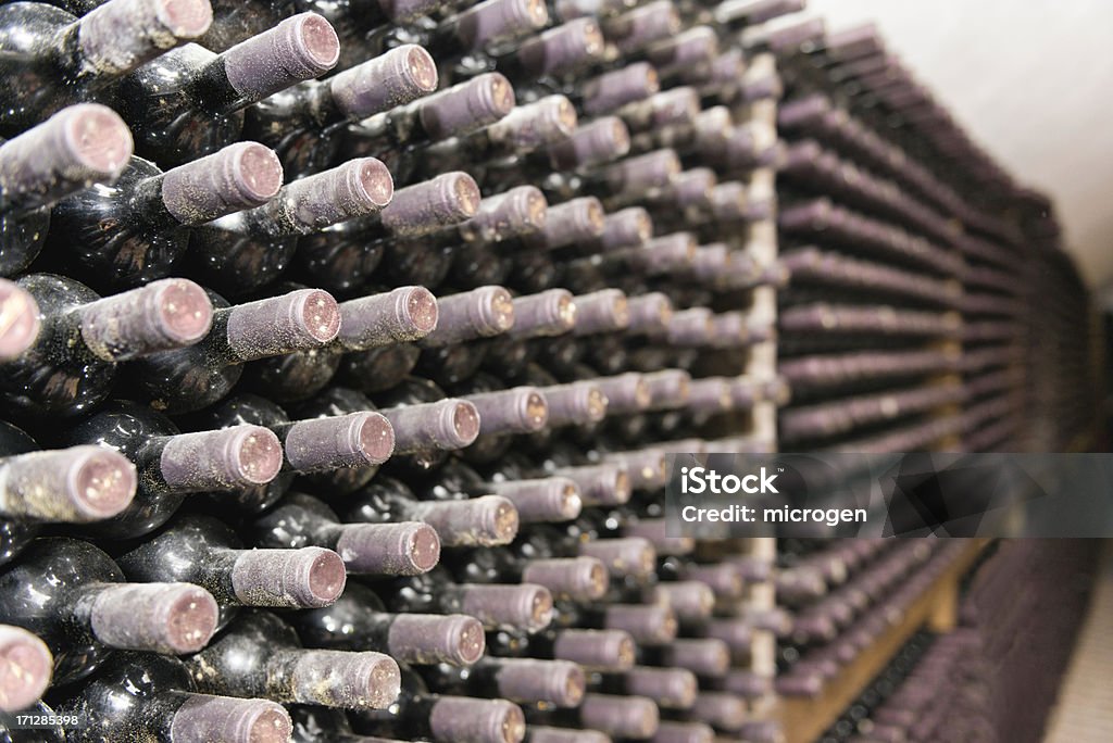 Bodega de vinos - Foto de stock de Abundancia libre de derechos