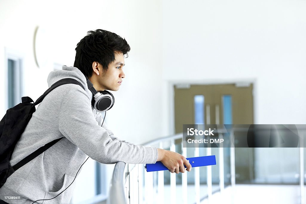 Studenten in college-campus - Lizenzfrei Akte Stock-Foto