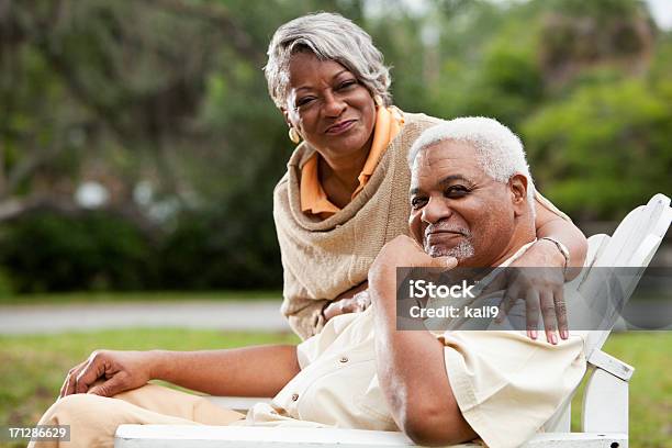 Starszy African American Para - zdjęcia stockowe i więcej obrazów Starsza para - Starsza para, Para - Stosunki międzyludzkie, Afroamerykanin