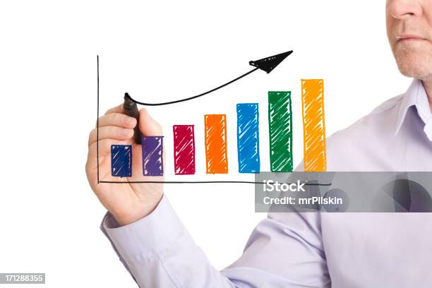 Foto de Mão De Desenho Gráfico De Crescimento De Lucro Colorido e mais fotos de stock de Caneta