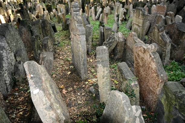 istock Jewish cemetery in Prague 1712885994