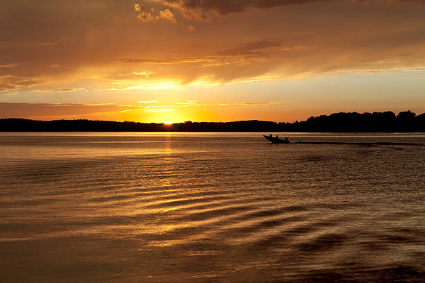 istock Sunset on a canadian lake 171290164
