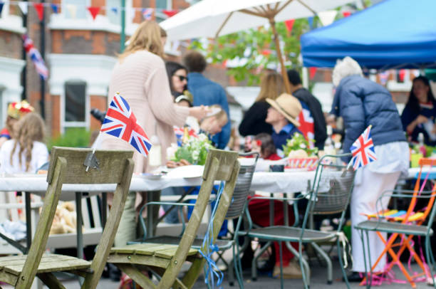 queen's diamond jubilee street party" - people togetherness group of people editorial stock-fotos und bilder