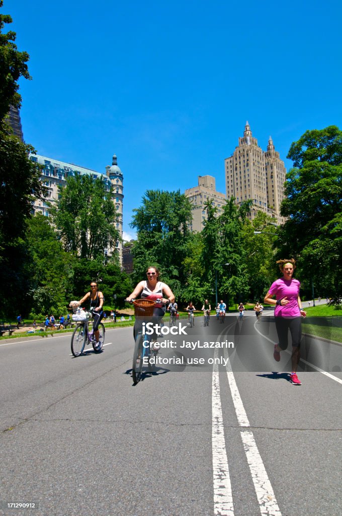 Bicyclists & 선반레일, Central Park, New York City - 로열티 프리 건강한 생활방식 스톡 사진
