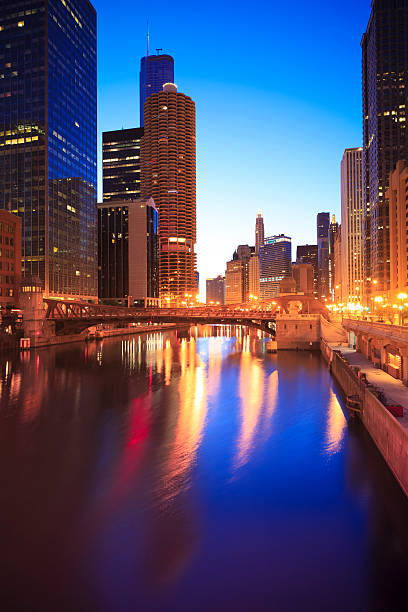 istock Sunrise in Downtown Chicago 171291297