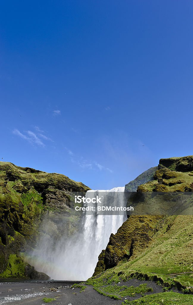 Islândia: Cachoeira Skogafoss no Skogar - Foto de stock de Cachoeira Skogafoss royalty-free