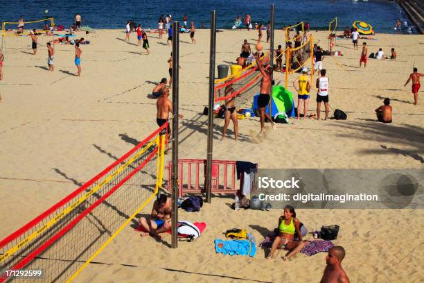 Beach Volley — стоковые фотографии и другие картинки Барселона - Испания - Барселона - Испания, Горизонтальный, Испания