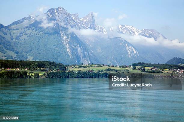 Озеро Thun И Швейцарские Альпы — стоковые фотографии и другие картинки Lake Thun - Lake Thun, Jungfrau Region, Без людей