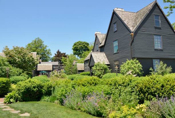 das house of seven gables - gable stock-fotos und bilder