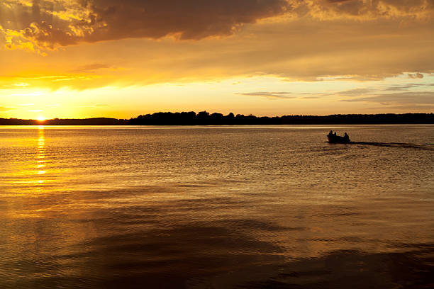 istock Sunset on a canadian lake 171294473