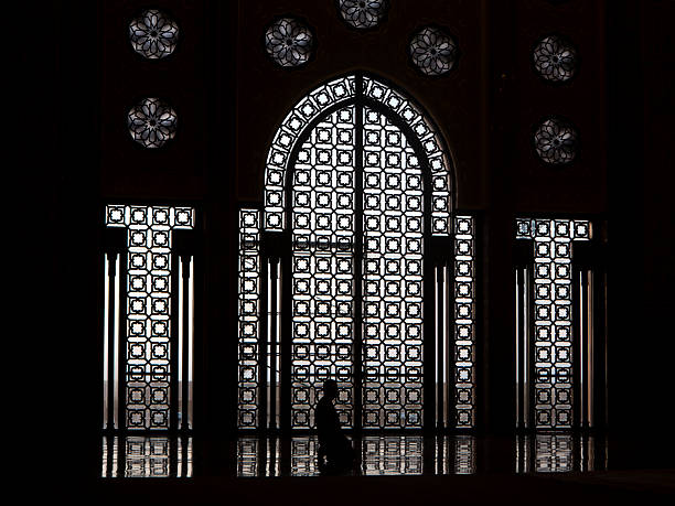 mezquita de hassan ii en casablanca, marruecos - casablanca moroccan culture style islam fotografías e imágenes de stock