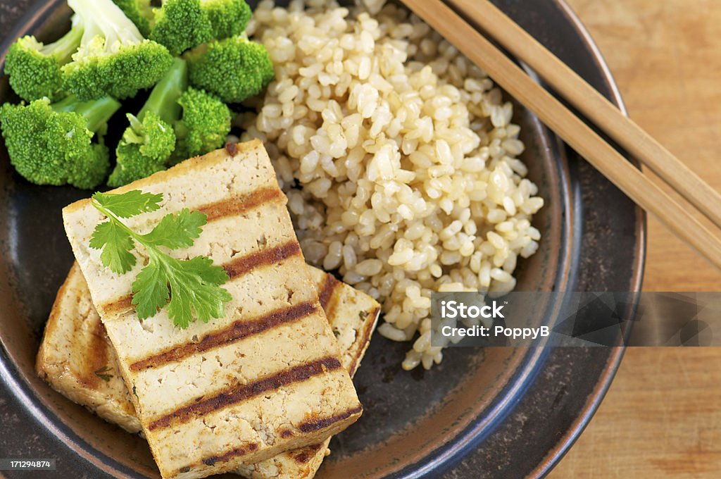 Tofu marinado grelhado, acima - Foto de stock de Tofu royalty-free