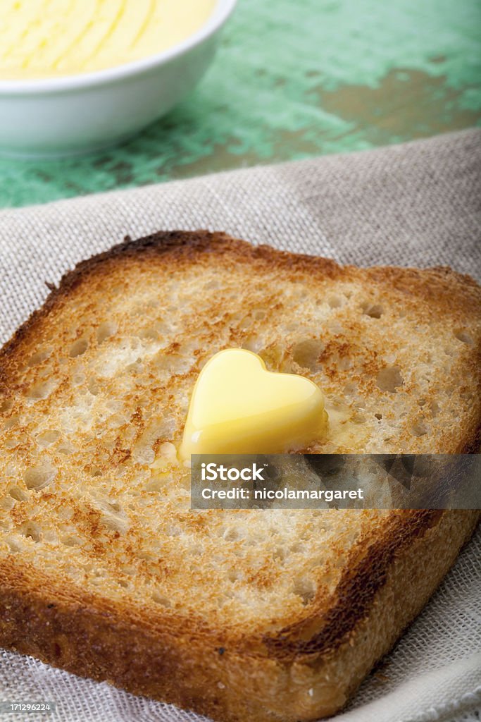 Herzförmiger butter auf toast - Lizenzfrei Butter Stock-Foto