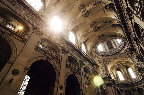 istock Saint-Paul-Saint-Louis church 171296689