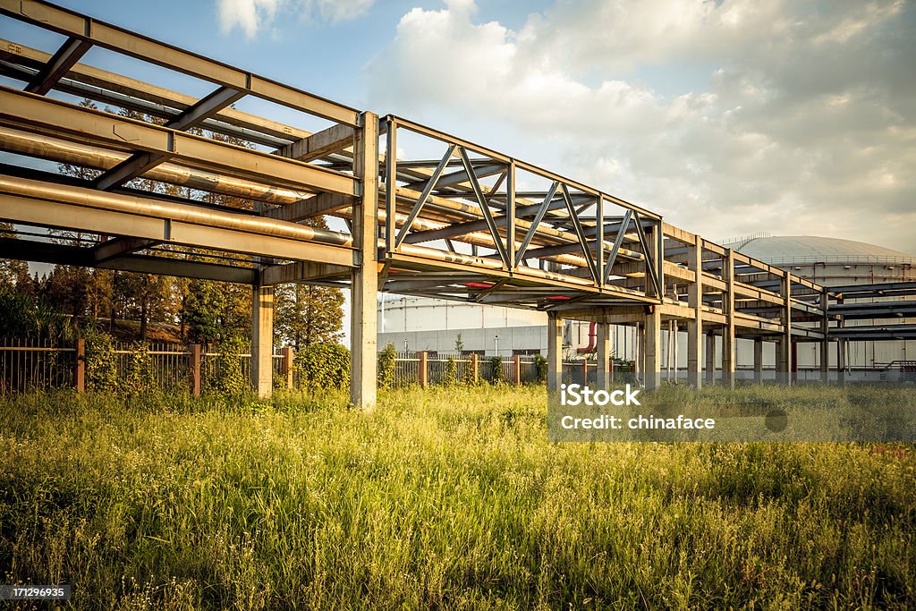 Tanques de armazenamento de óleo - Foto de stock de Verde - Descrição de Cor royalty-free