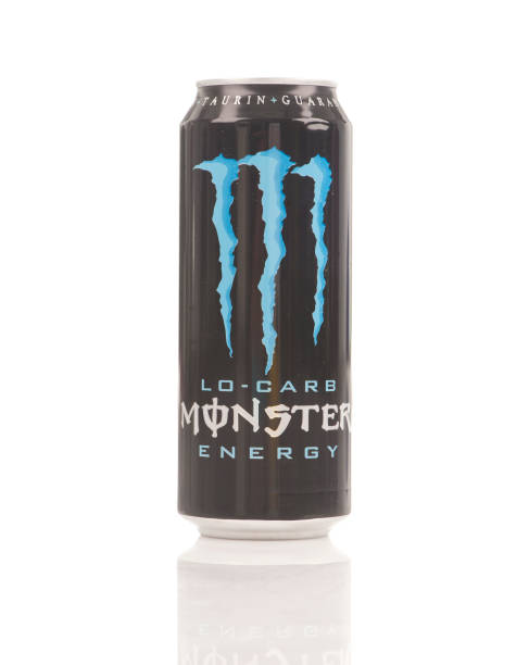 mostro lo-carb energy drink possono - monster energy drink energy drink caffeine foto e immagini stock