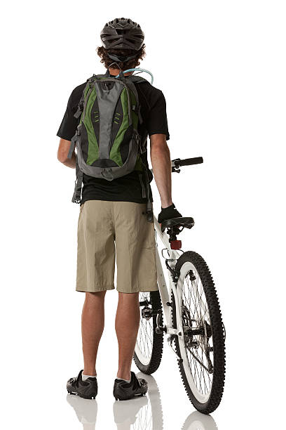 背面ビュー、男性、マウンテンバイク - cycling shorts ストックフォトと画像